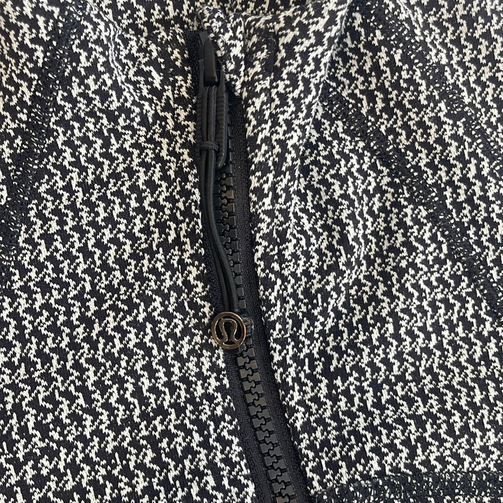 Lululemon Black/Grey Define Jacket Size 6 - Picture 2 of 4